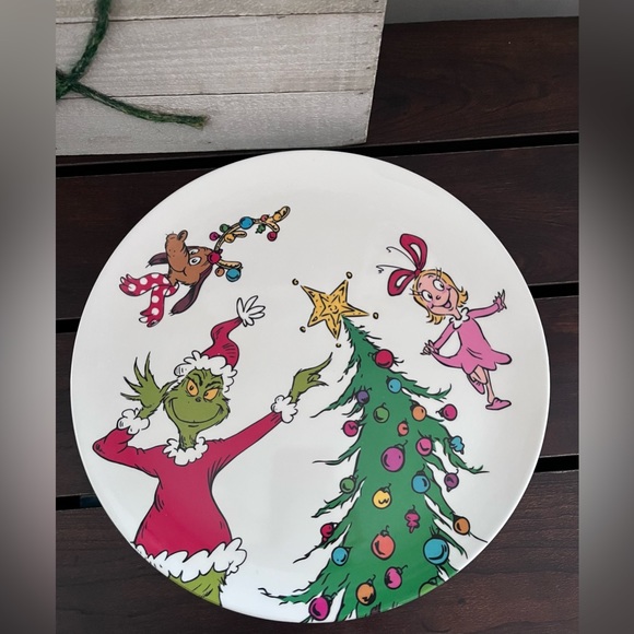 the grinch Holiday Set Of 4 How The Grinch Stole Christmas Melamine